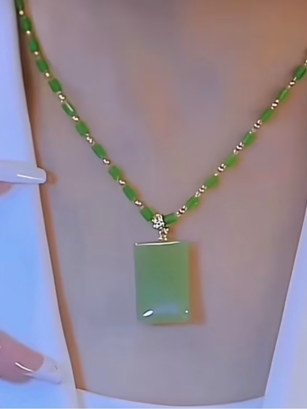Anthropologie Modern Green Jade Look Pendant Bead Necklace - Women Jewelry